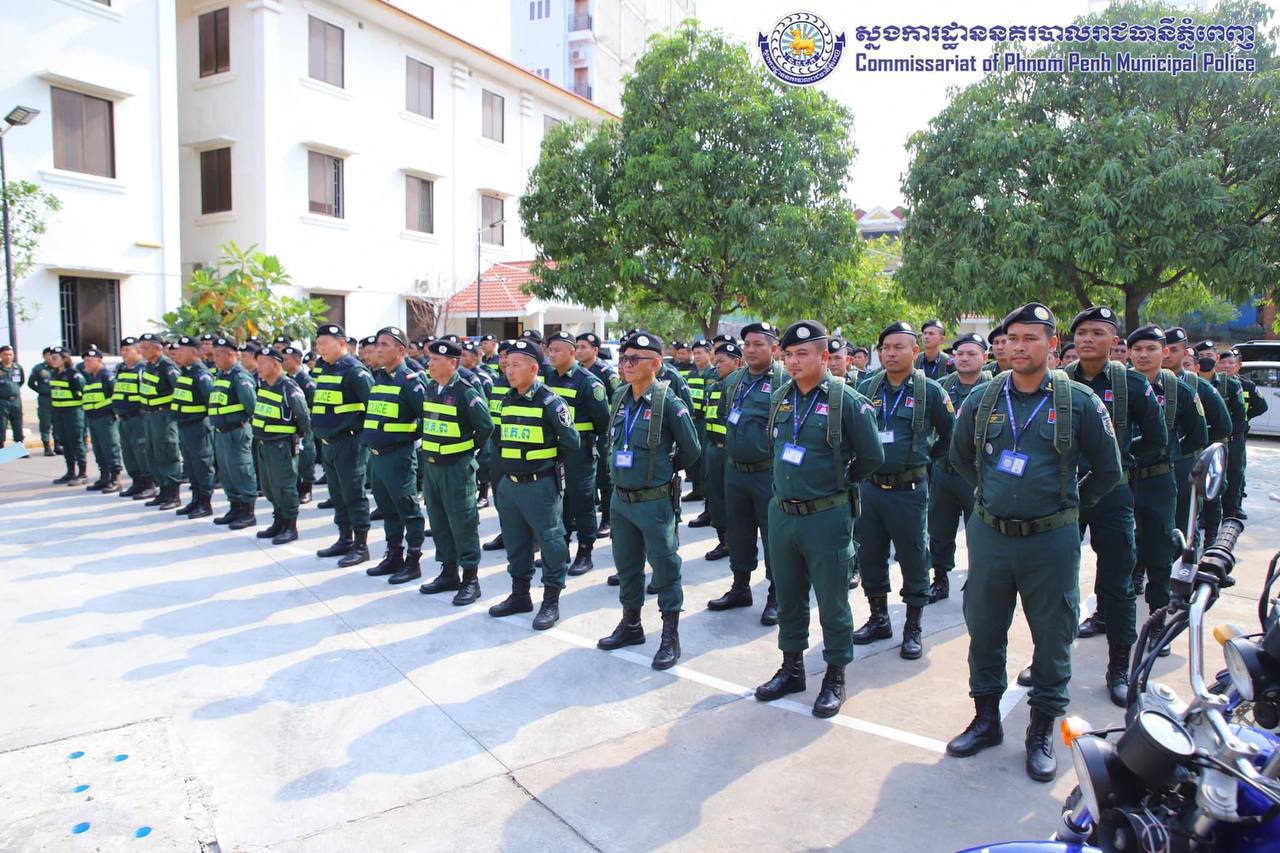 ស្នងការរាជធានី ភ្នំពេញ ចុះត្រួតពិនិត្យគោលដៅ និងទីតាំងរៀបចំទីបញ្ជាការស្រាល សម្រាប់កងកម្លាំងការពារព្រឹត្តិការណ៍ការប្រកួតកីឡាស៊ីហ្គេម លើកទី៣២ និងប៉ារ៉ាហ្គេម លើកទី១២