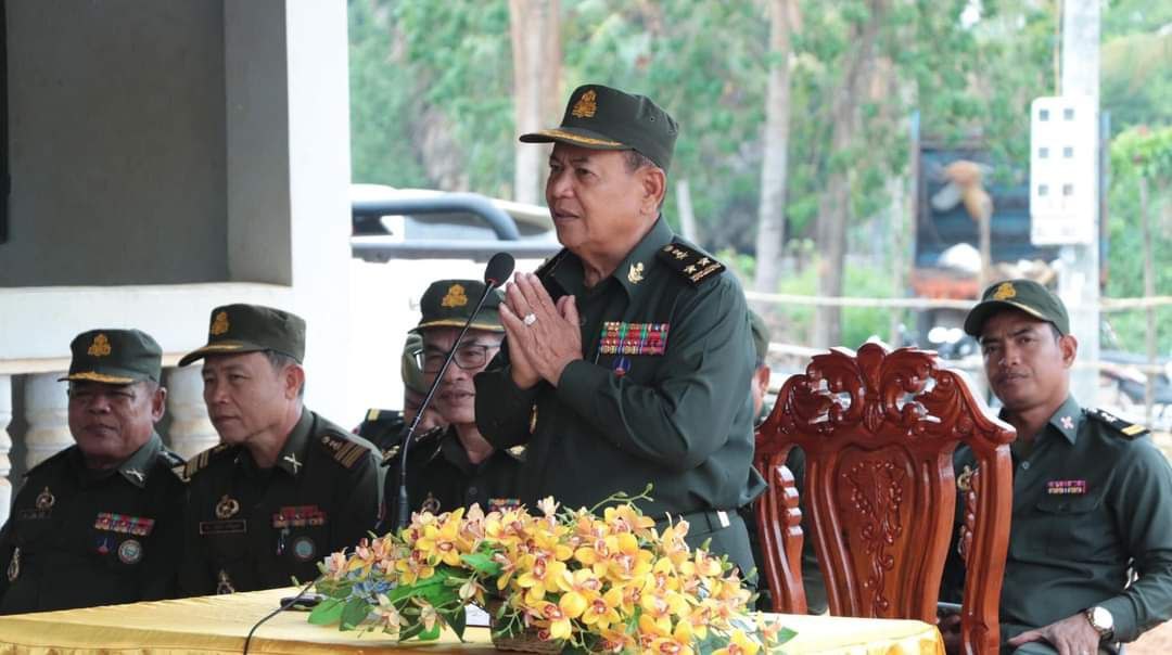 គណៈបញ្ជាការឯកភាពខេត្ត ផ្សព្វផ្សាយគោលនយោបាយភូមិ-ឃុំ មានសុវត្ថិភាព នៅឃុំត្រពាំងឬស្សី ស្រុកកំពង់ស្វាយ ខេត្តកំពង់ធំ