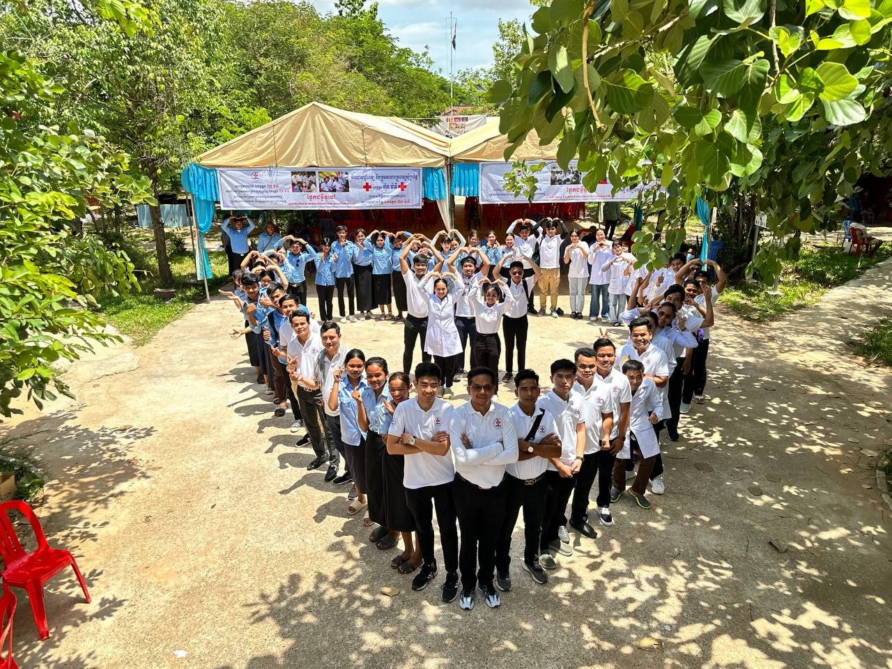 ក្រុមគ្រូពេទ្យស្ម័គ្រចិត្ត ហ៊ុន ម៉ានី ពិនិត្យ និងព្យាបាលប្រជាជន ជាងប្រាំពាន់នាក់ នៅសៀមរាប