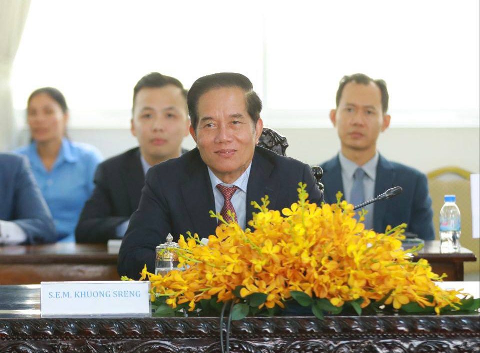 អភិបាលរាជធានីភ្នំពេញ ៖ ការអភិវឌ្ឍរីកចម្រើនរបស់រាជធានីភ្នំពេញ បានពីការចូលរួមជួយឧបត្ថមគាំទ្រ តាមរយៈសមាគមអន្តរជាតិ អភិបាលក្រុងប្រើប្រាស់ភាសាបារាំង (AIMF)