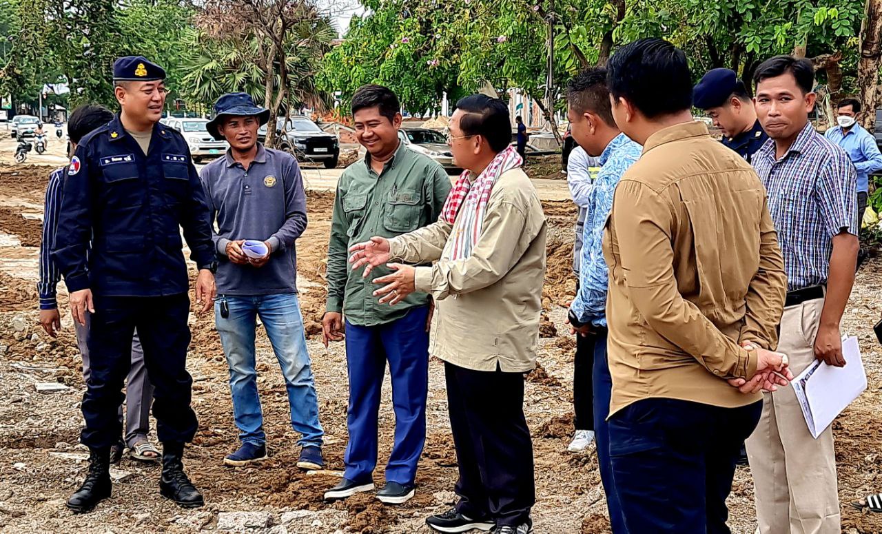 ឯកឧត្តម សុខ លូ ជំរុញឲ្យម្ចាស់អនុវត្តគម្រោងកែលម្អច្រាំងស្ទឹងសង្កែ ខិតខំពន្លឿនការងារ សម្រេចតាមផែនការ