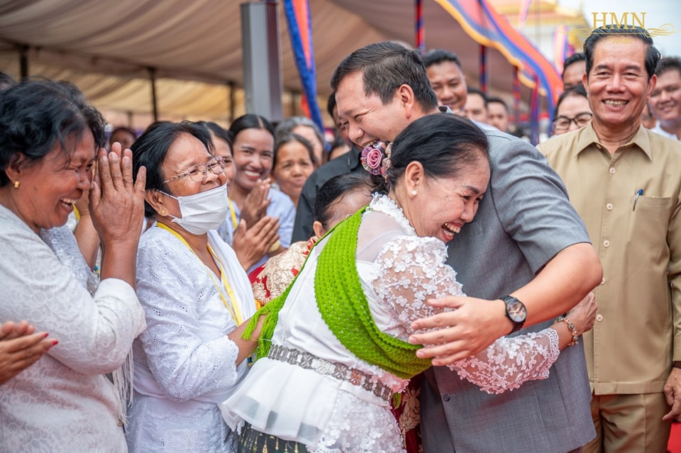 ឯកឧត្តមបណ្ឌិត ហ៊ុន ម៉ាណែត៖ ចាប់តាំងពីថ្ងៃរំដោះ ៧មករា, ការលើកស្ទួយវិស័យសាសនាឡើងវិញ ត្រូវបានចាត់ទុកជាអាទិភាពមួយក្នុងចំណោមកិច្ចការជាច្រើន