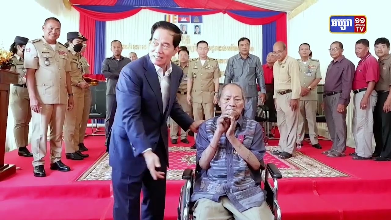 អតីតយុទ្ធជន១០០នាក់ទទួលបានគ្រឿងឥស្សរិយយស (Video Inside)