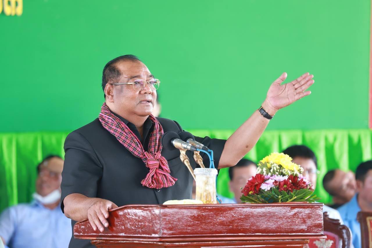 ឯកឧត្ដម ហ៊ីង ប៊ុនហៀង៖ កម្លាំងប្រដាប់អាវុធ ត្រូវត្រៀមខ្លួនដើម្បីការពារសន្តិសុខសណ្ដាប់ធ្នាប់សង្គម ក្នុងអំឡុងពេលបោះឆ្នោតជ្រើសរើសតំណាងរាស្រ្តឆ្នាំ២០២៣