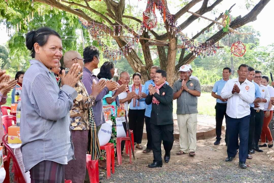 ប្រធានក្រុមការងារចុះមូលដ្ឋានឃុំបន្ទាយស្ទោង អំពាវនាវដល់សមាជិកបក្សទាំងអស់ អញ្ជើញទៅបោះឆ្នោតនាថ្ងៃទី២៣ ខែកក្កដា ឱ្យបានគ្រប់ៗគ្នា