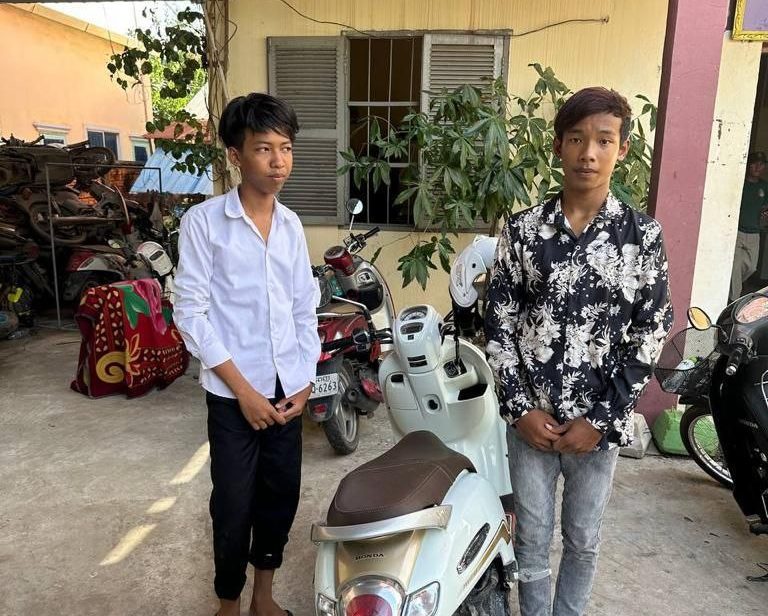 កម្លាំងប៉ុស្តិ៍ សហការជាមួយផ្នែកជំនាញ ឃាត់ក្រុមក្មេងទំនើង បង្ហោះម៉ូតូលើផ្លូវសាធារណះ