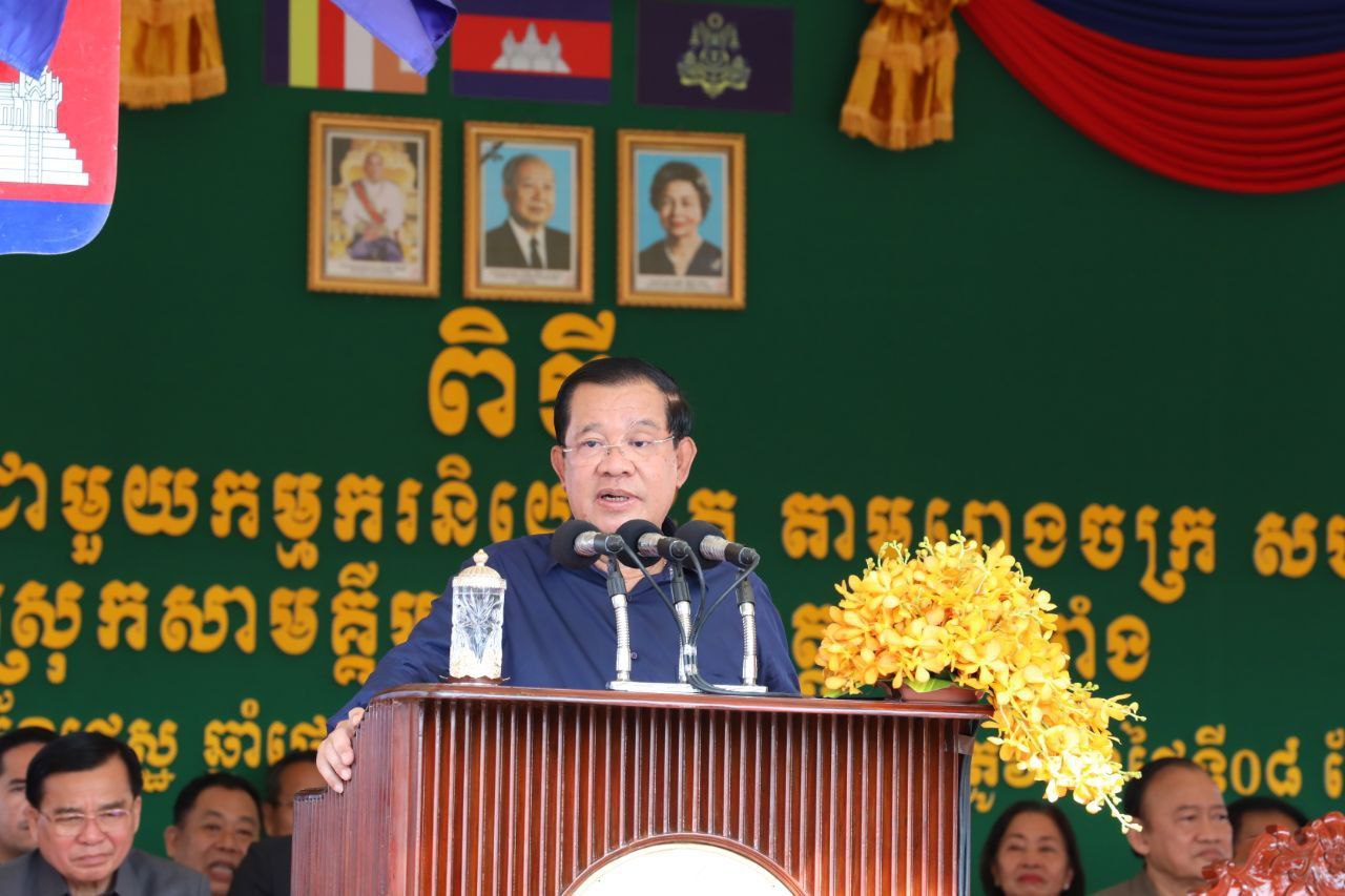 សម្ដេចតេជោ ហ៊ុន សែន៖ ហេដ្ឋាសម្ព័ន្ធផ្លូវថ្នល់ដែលកម្ពុជា កសាងបានច្រើន ជាមូលដ្ឋានទាក់ទាញអ្នកវិនិយោគ ដើម្បីបង្កើនការងារ និងប្រាក់ចំណូល
