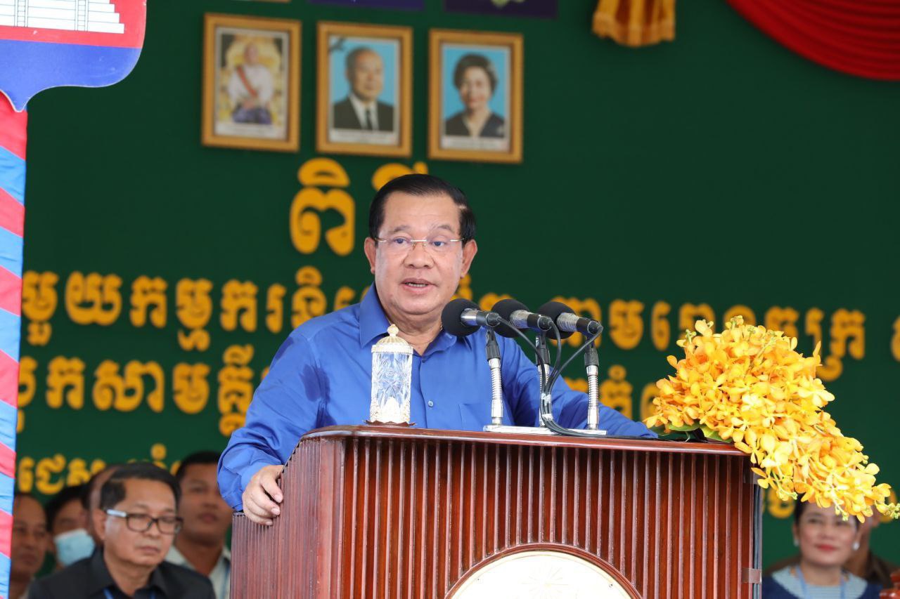 សម្តេចតេជោ ហ៊ុន សែន ណែនាំឱ្យមានការយកចិត្តទុកដាក់ចំពោះសុខភាពស្រ្ដីជាកម្មការិនីម្នាក់ នៅខេត្តកំពង់ឆ្នាំង ដែលបានសម្រាលកូនភ្លោះ មិនទាន់គ្រប់ខែ