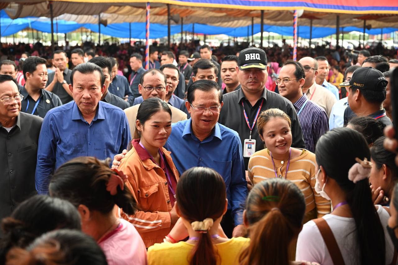 ព្រឹកនេះ សម្តេចតេជោ ហ៊ុន សែន បន្តអញ្ជើញចុះជួបកម្មករ កម្មការិនីជាង ១ម៉ឺន ៦ពាន់នាក់ នៅស្រុកកណ្តាលស្ទឹង ខេត្តកណ្ដាល