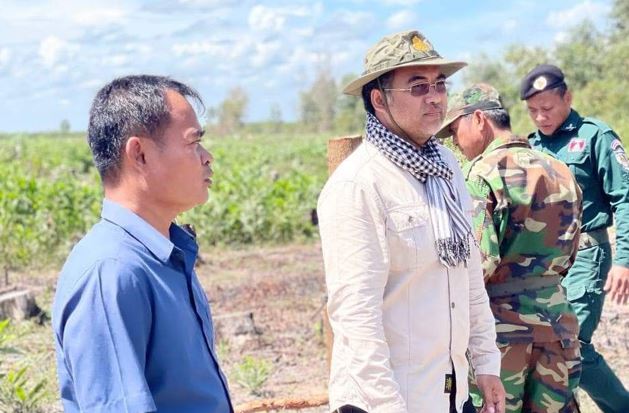 អាជ្ញាធរខេត្តស្វាយរៀងដឹកនាំកម្លាំងចម្រុះបង្ក្រាបបទល្មើសដីព្រៃឈើនៅទីតាំងស្ថានីយ៍ផ្សព្វផ្សាយ និងស្ដារព្រៃឈើក្រសាំងស្រុករមាសហែក