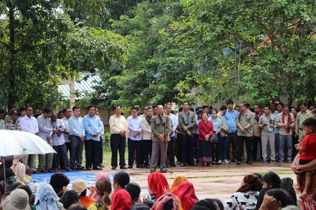 អភិបាលខេត្តកំពត ប្រកាសផ្តល់រង្វាន់លើកទឹកចិត្តដល់អាជ្ញាធរមូលដ្ឋានដែលបានបម្រើពលរដ្ឋបានល្អប្រសើរ