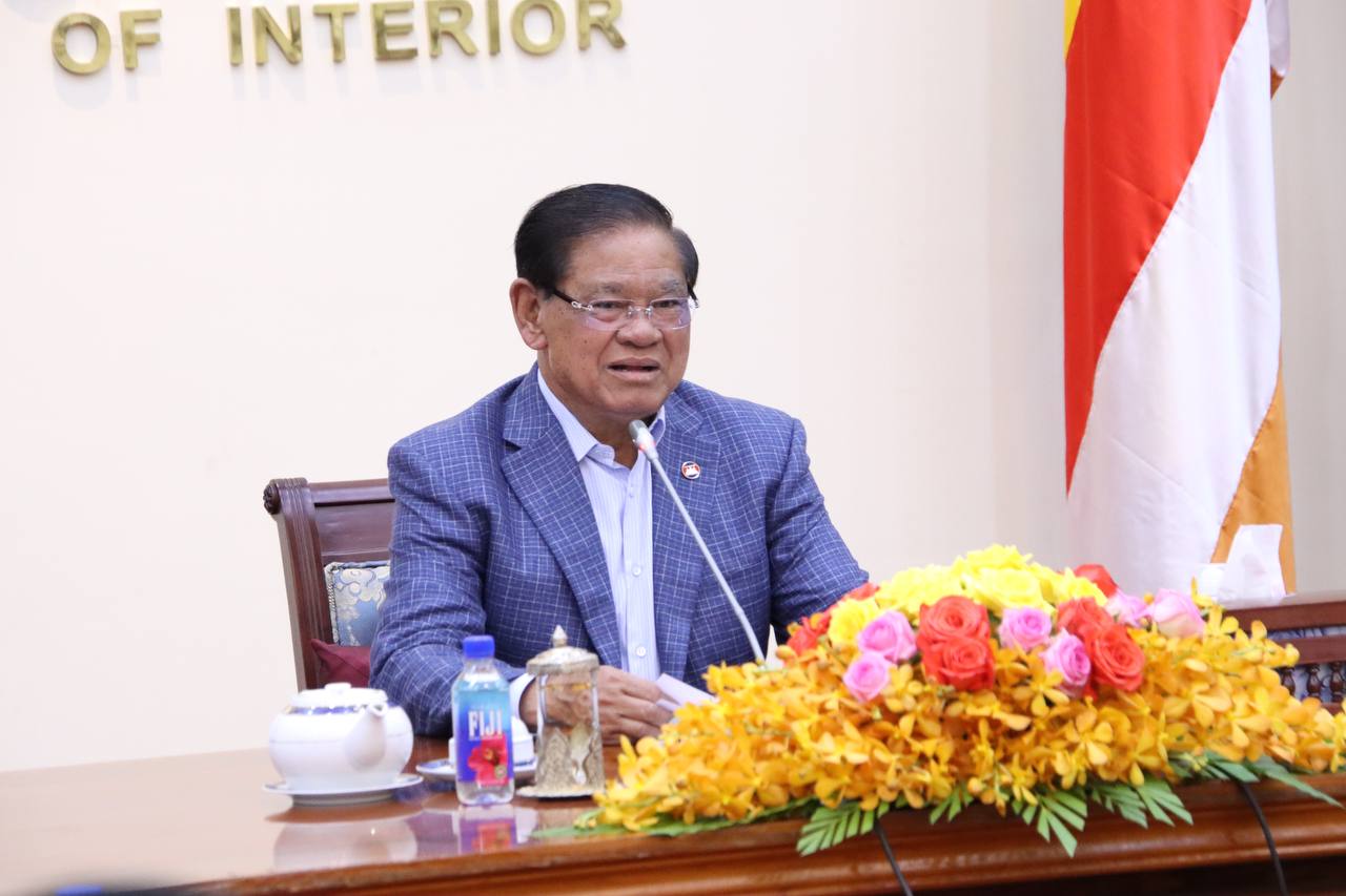 រដ្ឋមន្រ្តីក្រសួងមហាផ្ទៃ៖ ការផ្តល់អត្តសញ្ញាណប័ណ្ណសញ្ជាតិខ្មែរទុតិយតា ជូនដល់ប្រជាពលរដ្ឋ គឺជាការផ្តល់នូវឯកសារគតិយុត្តមួយដ៏សំខាន់ ដើម្បីចុះឈ្មោះបោះឆ្នោត និងចូលរួមក្នុងការបោះឆ្នោត