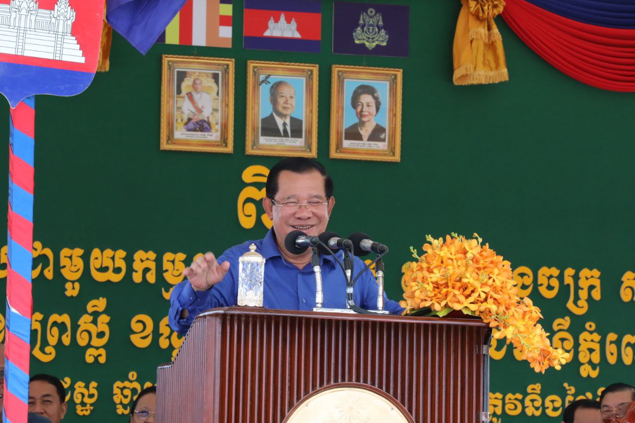 សម្តេចតេជោ ហ៊ុន សែន៖ បញ្ហាធំ និងបញ្ហាតូច ត្រូវបានដោះស្រាយជាបន្តបន្ទាប់ តាមរយៈជំនួបជាមួយកម្មករនិយោជិត