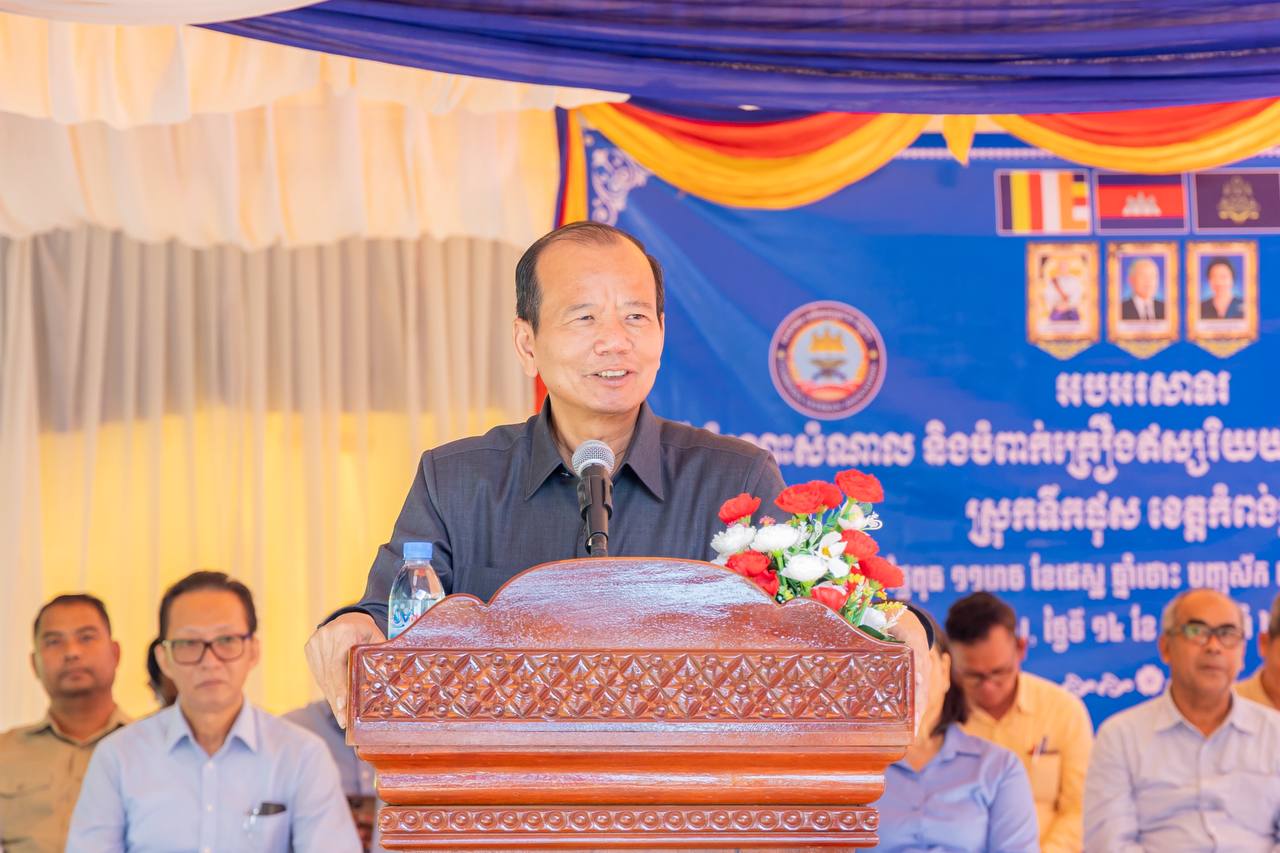 ឯកឧត្តម ជា វ៉ាន់ដេត អញ្ជើញ បំពាក់គ្រឿងឥស្សរិយយសជូនអតីតយុទ្ធជនកម្ពុជា ទូទាំងស្រុកទឹកផុស ខេត្តកំពង់ឆ្នាំង