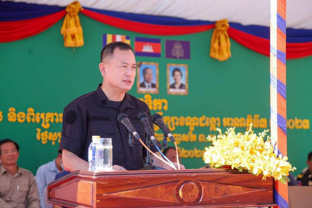 លោក រ័ត្ន ស្រ៊ាង អញ្ចេីញចូលរួមបេីកវេទិកាសាធារណៈ ជាមួយប្រជាពលរដ្ឋ ដើម្បីស្វែងរកផលប្រយោជន៍រួម ដែលរៀបចំឡើងដោយ រដ្ឋបាលខណ្ឌដង្កោ!