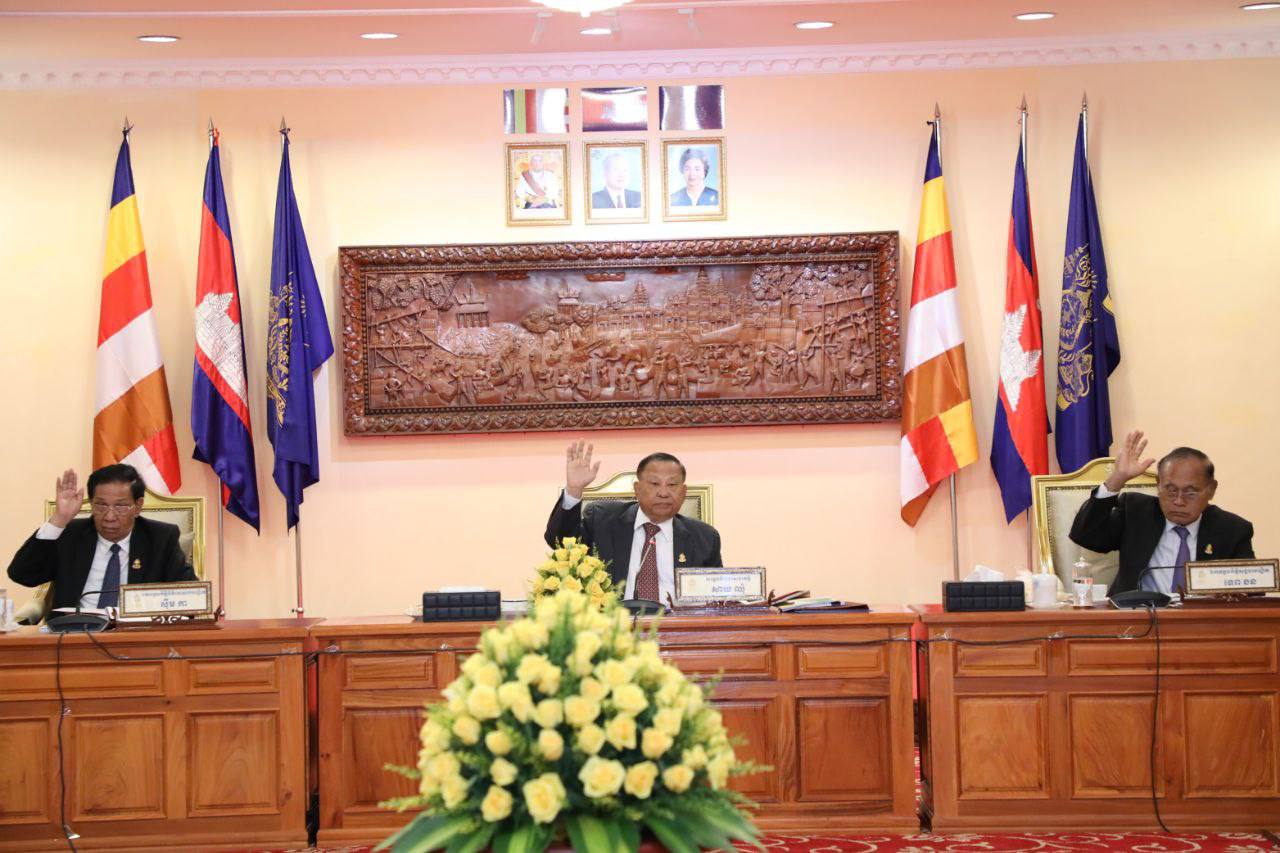 ព្រឹទ្ធសភាបន្តសម័យប្រជុំពិនិត្យហើយឱ្យយោបល់លើសេចក្តីព្រាងច្បាប់ស្តីពីអត្រានុកូលដ្ឋាន ស្ថិតិអត្រានុកូលដ្ឋាន សេចក្តីព្រាងច្បាប់ស្តីពីវិធានដើមកំណើតទំនិញ នៅថ្ងៃទី២១ មិថុនា