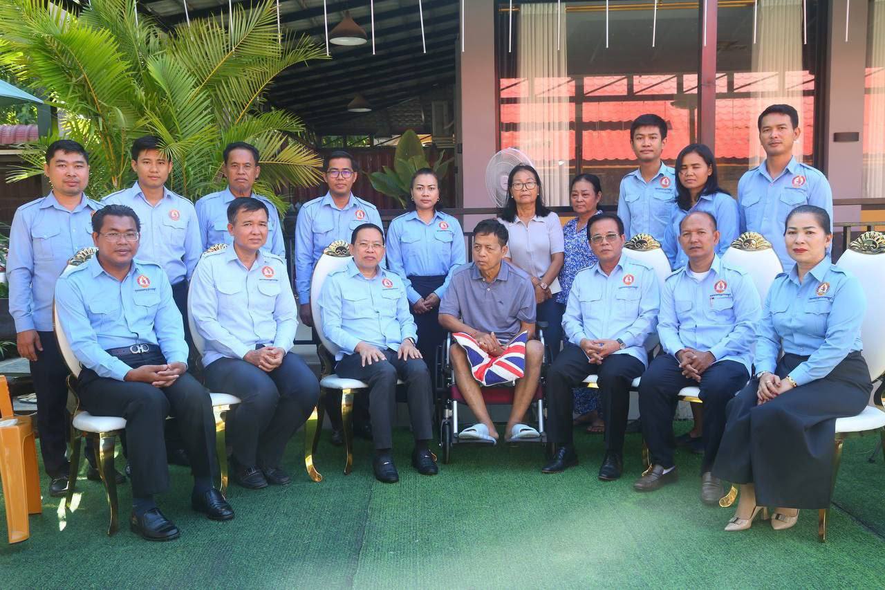 ឯកឧត្តម ចាយ បូរិន បាននាំយកអំណោយដ៏ថ្លៃថ្លារបស់ឯកឧត្តមបណ្ឌិត ហ៊ុន ម៉ាណែត ជូនឯកឧត្តម គង់ បូរ៉ា ដល់គេហដ្ឋាន រាជធានីភ្នំពេញ