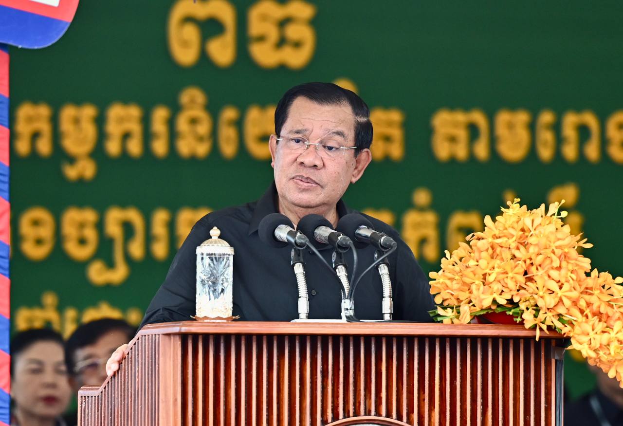 សម្តេចតេជោ ហ៊ុន សែន ប្រកាសឧបត្ថម្ភថវិកា ៣ម៉ឺនដុល្លារ ដល់ម្តាយទារិកា «ខន សែនចរណៃ» នៅក្រុងបាវិត សម្រាប់សងធនាគារដែលយកមកសង់ផ្ទះ និងប្រកាសចិញ្ចឹមរហូតដល់អាយុ ៣ឆ្នាំ