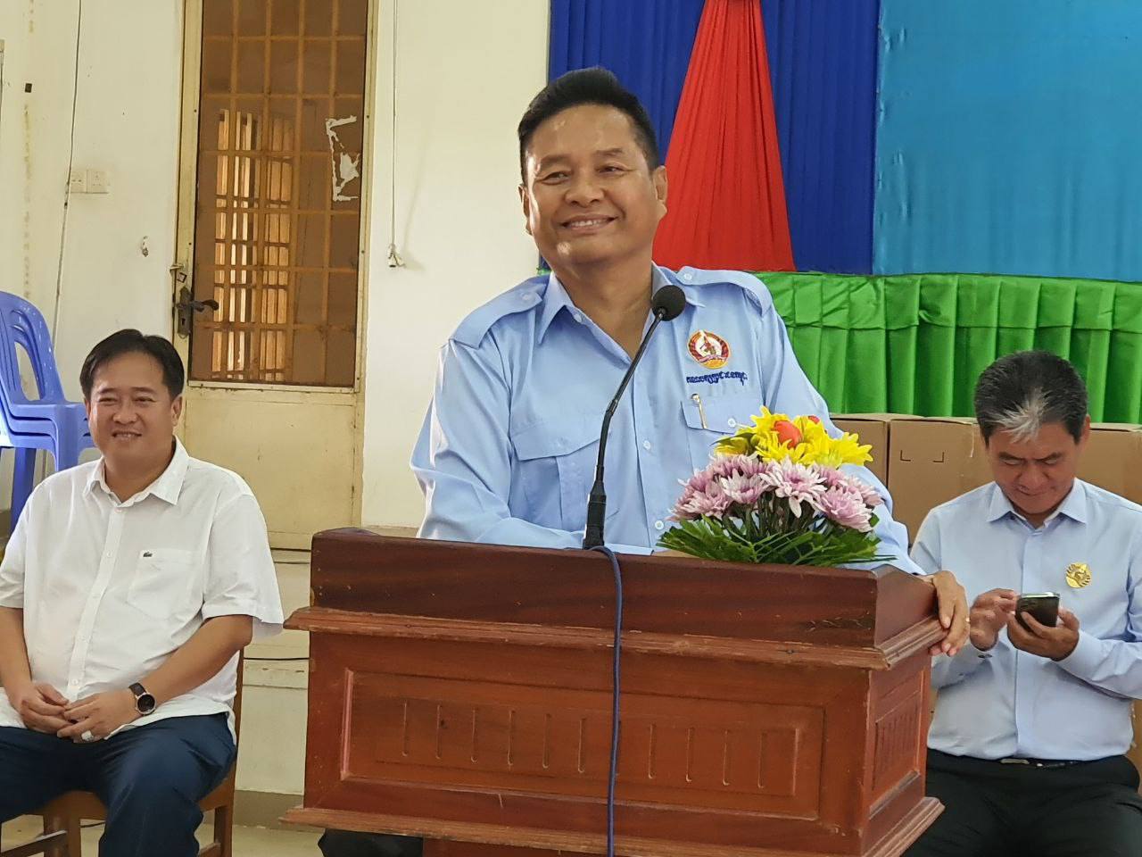ឯកឧត្តម ប៉ែន សំអាត ចាត់ទុកលោកគ្រូ អ្នកគ្រូ ជាឆ្អឹងខ្នងក្នុងការកសាងធនធានមនុស្ស សម្រាប់បន្តវេនការពារសន្តិភាព និងចូលរួមអភិវឌ្ឍន៍ប្រទេសជាតិ