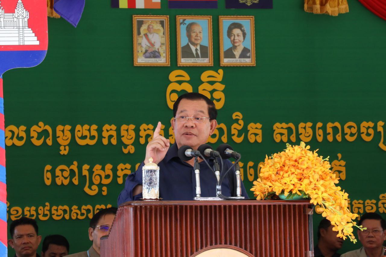 សម្តេចតេជោ ហ៊ុន សែន ព្រមានបិទបណ្តាញសង្គម ហ្វេសប៊ុក នៅកម្ពុជា