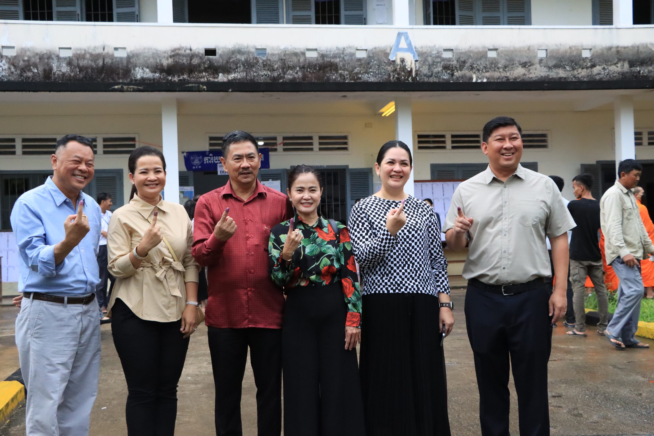 ឯកឧត្តម សាយ សំអាល់ អញ្ជើញទៅបោះឆ្នោតជ្រើសតាំងតំណាងរាស្រ្តនីតិកាលទី៧ ឆ្នាំ២០២៣ នៅវិទ្យាល័យចំណេះទូទៅ និងបច្ចេកទេសក្រុងព្រះសីហនុ