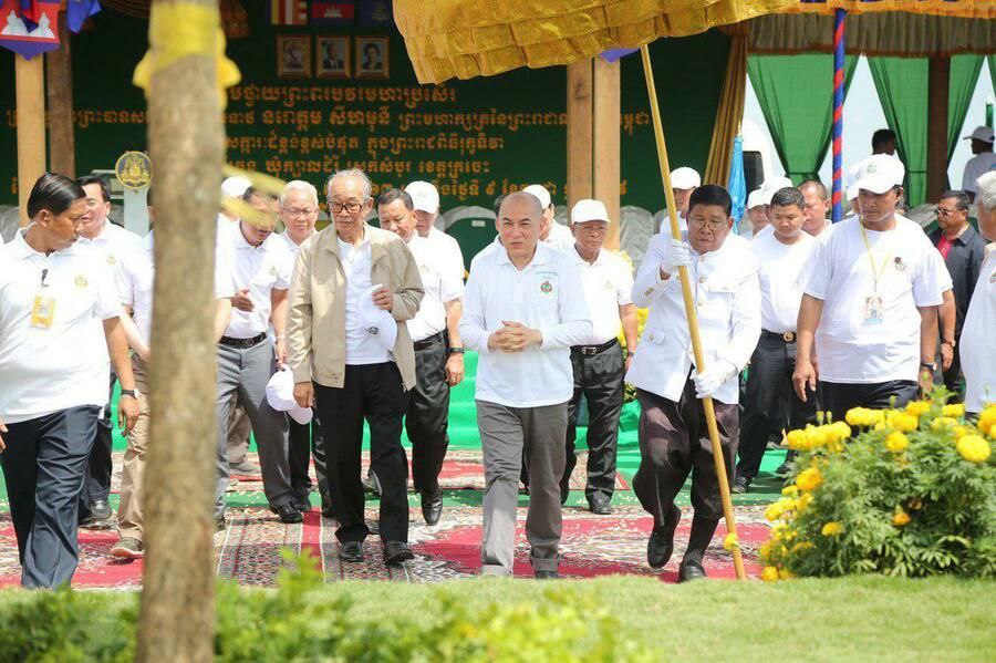 រុក្ខទិវា ឆ្នាំ២០២៣នេះ ប្រារព្ធឡើងនៅក្នុងស្ថានីយដាំឈើម្សៅក្រដាស ហ៊ុន សែន ស្រុកសាមគ្គីមានជ័យ ខេត្តកំពង់ឆ្នាំង