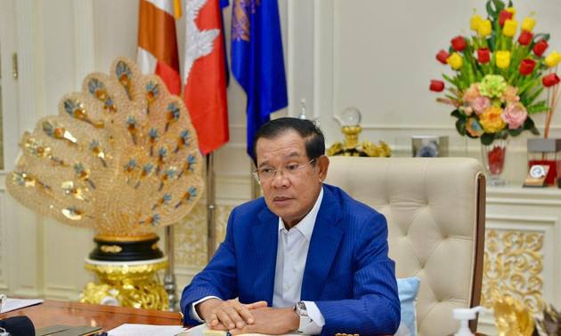 សម្តេចតេជោ ហ៊ុន សែន អំពាវនាវដល់ប្រធានាធិបតីអាមេរិក និងប្រធានាធិបតីអ៊ុយក្រែន សូមមេត្តាកុំប្រើប្រាស់គ្រាប់បែកចង្កោមក្នុងសង្រ្គាម
