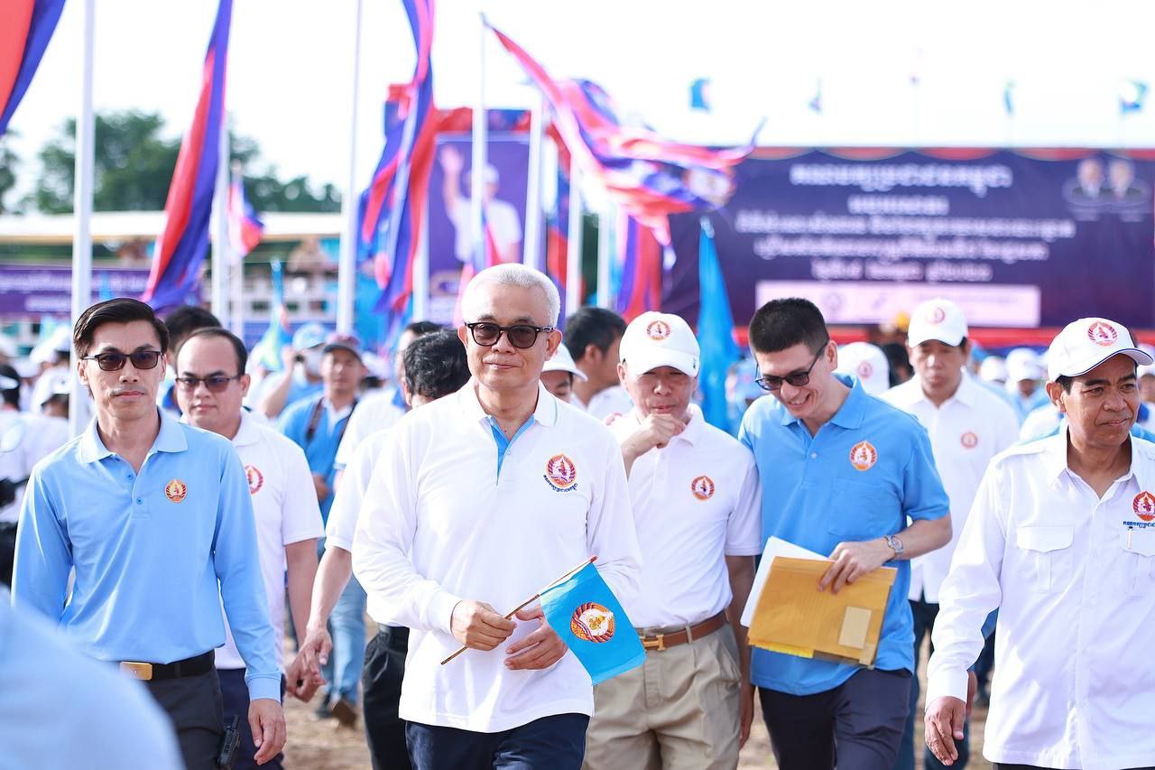 គ.ជ.ប៖ថ្ងៃទី៩ មាន១៥គណបក្សនយោបាយធ្វើយុទ្ធនាការឃោសនាបោះឆ្នោត  ភ្នំពេញ៖មានគណបក្សនយោបាយចំនួន ១៥ បានធ្វើសកម្មភាពឃោសនាបោះឆ្នោត។ក្នុងនោះមានគណបក្សនយោបាយចំនួន ៨ បាន​ហែក្បួនឃោសនានៅថ្ងៃទី ៩ខែកក្កដាឆ្នាំ២០២៣ដែលជាថ្ងៃទីប្រាំបួននៃយុទ្ធនាការឃោសនាបោះឆ្នោតជ្រើសតាំងតំណាងរាស្រ្ត នីតិ​កាលទី៧ ឆ្នាំ២០២៣។ ។នេះបើយោងតាមសេចក្តីប្រកាសព័ត៌មានរបស់គណៈកម្មាធិការជាតិរៀបចំការបោះឆ្នោត(គ.ជ.ប)។