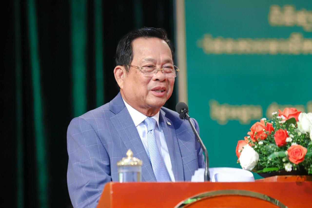 រដ្ឋមន្រ្តីក្រសួងការងារប្រាប់ដល់ពលរដ្ឋរកចំណូលផ្ទាល់ខ្លួនអាចស្នើសុំធ្វើប័ណ្ណប.ស.ស.បានដើម្បីសេវាថែទាំនិងព្យាបាលសុខភាព