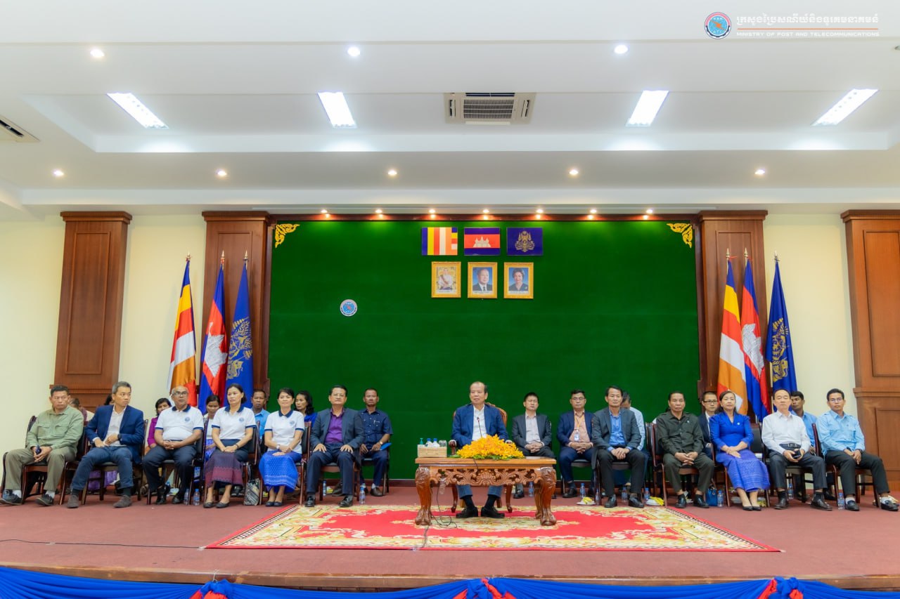 ឯកឧត្តមរដ្ឋមន្ត្រី ជា វ៉ាន់ដេត ជួបសំណេះសំណាលជាមួយសិស្ស-និស្សិត មកពីស្រុកទឹកផុស ខេត្តកំពង់ឆ្នាំង