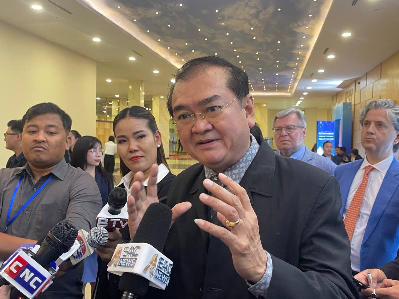 គិតត្រឹមម៉ោង១៤ៈ០២ ប្រជាពលរដ្ឋអញ្ជើញទៅបោះឆ្នោតជាង៧៧ភាគរយ