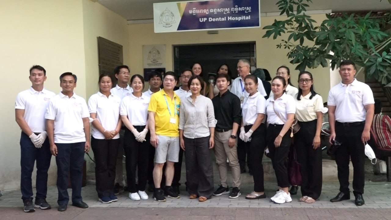 ពលរដ្ឋ ៥០០នាក់ និងកុមារមានពិការភាពធ្ងន់ធ្ងរ ១៦២នាក់ ទទួលបានការព្យាបាលឥតគិតថ្លៃ នៅមន្ទីរពេទ្យធ្មេញ នៃសាកលវិទ្យាល័យពុទ្ធិសាស្ត្រ