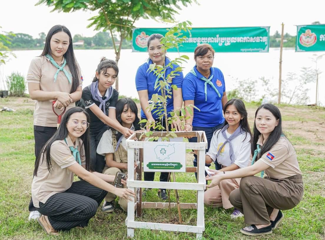 កូនឈើប្រណិតជាង ២០០ ដើម ត្រូវបានដាក់ដាំនៅតំបន់អាងតាគម ដើម្បីលើកកម្ពស់វិស័យបរិស្ថាន និងទេសចរណ៍នៃខេត្តបាត់ដំបង