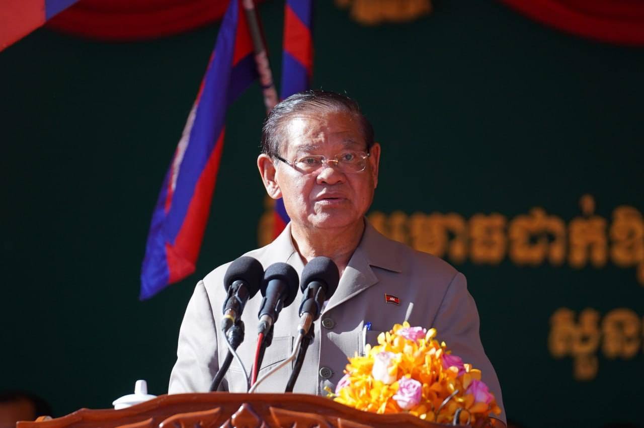 សម្ដេចក្រឡាហោម ស ខេង អំពាវនាវឱ្យប្រជាពលរដ្ឋ និងភ្ញៀវទេសចរណ៍ ចូលរួមថែរក្សាបរិស្ថាន និងអនាម័យ ហើយបន្តរួមគ្នាដាំដើមឈើឱ្យបានច្រើនបន្ថែមទៀត