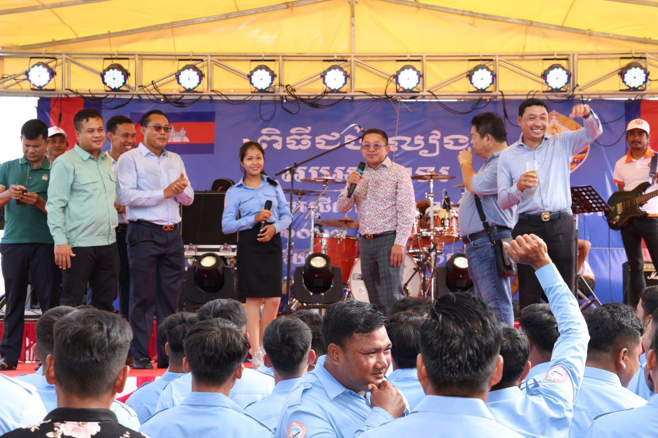 ក្រុមយុវជន និងប្រជាពលរដ្ឋ ស្រុកល្វាឯម អបអរសាទរ ឯកឧត្តម បណ្ឌិត ហ៊ុន ម៉ាណែត ជា នាយករដ្ឋមន្ត្រី នៃកម្ពុជា