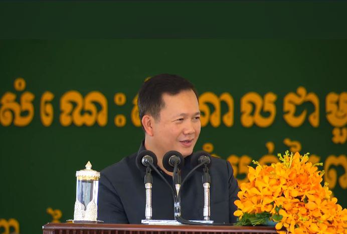 ព្រឹកនេះ នាយករដ្ឋមន្ត្រីថ្មី នៃកម្ពុជា អញ្ជើញជួបសំណេះសំណាលជាមួយកម្មករជិត ២ម៉ឺននាក់ នៅតំបន់ព្រៃស្ពឺ