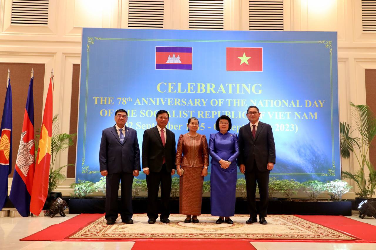លោកជំទាវកិត្តិសង្គហបណ្ឌិត ឃួន សុដារី ចូលរួមអបអរសាទរ ខួបលើកទី៧៨ នៃទិវាបុណ្យឯករាជ្យជាតិវៀតណាម