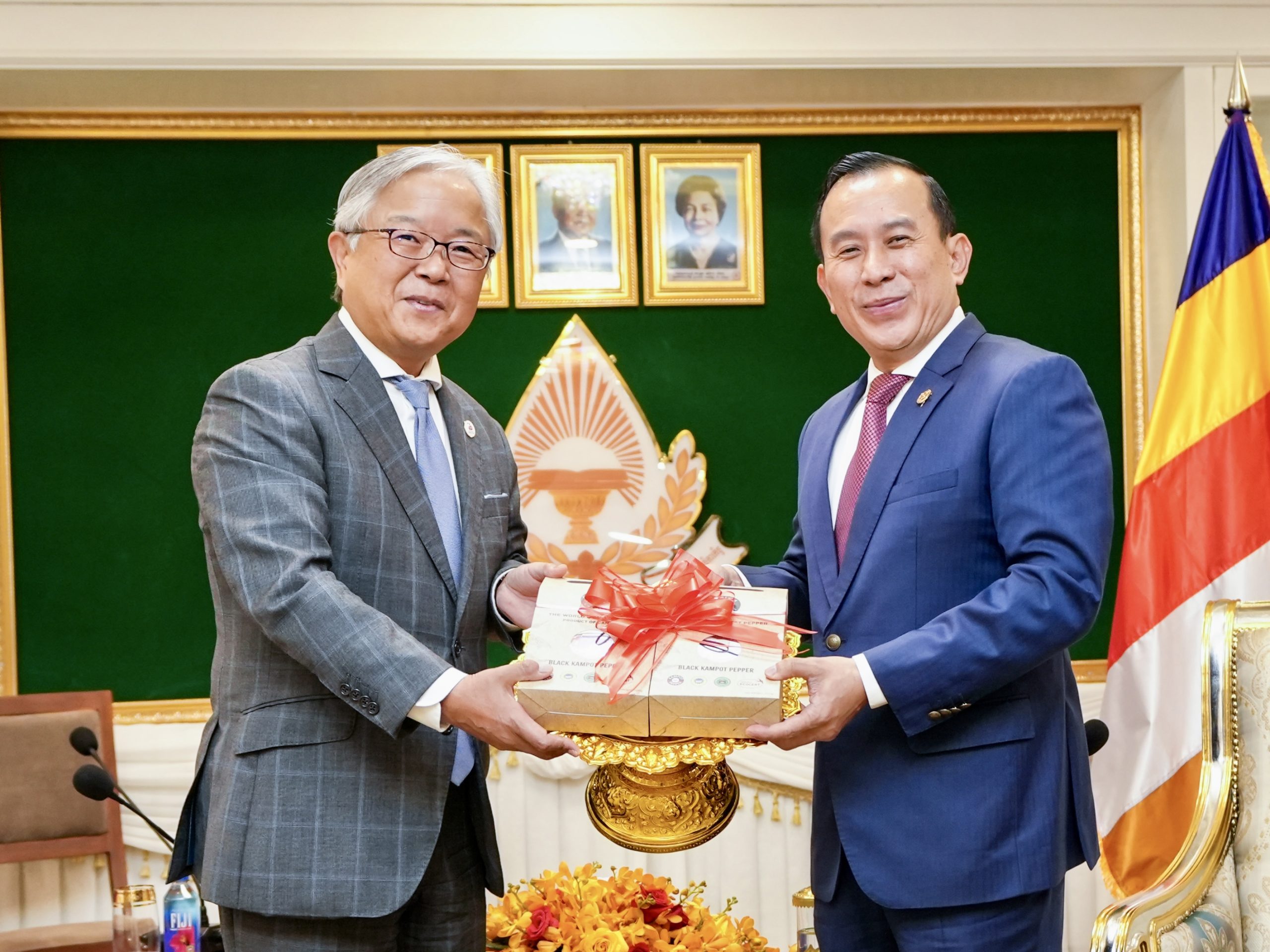 រដ្ឋមន្រ្តីក្រសួងអធិការកិច្ច អនុញ្ញាតឱ្យ ឯកអគ្គរាជទូតប្រទេសជប៉ុន ប្រចាំព្រះរាជាណាចក្រកម្ពុជា ចូលជួបសម្តែងការគួសម និងពិភាក្សាការងារ