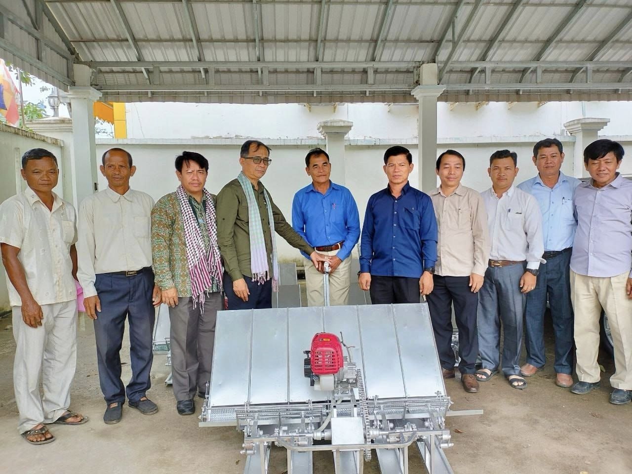 ម៉ាស៊ីនស្ទូងចំនួន ១០០គ្រឿង ត្រូវបានផ្តល់ជូនសហគមន៍ផលិតពូជស្រូវនៅខេត្តចំនួន១៣