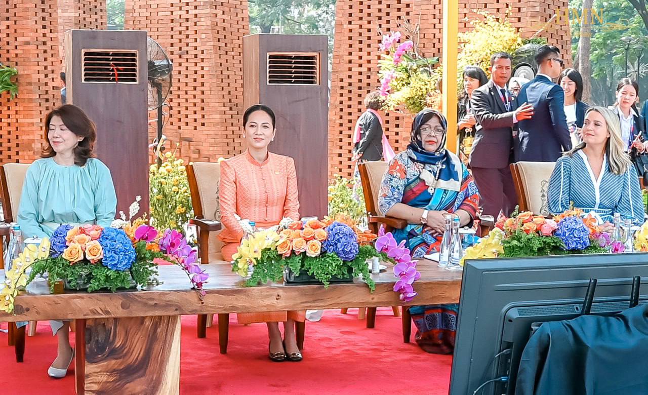 ភរិយានាយករដ្ឋមន្ត្រីកម្ពុជា អញ្ជើញចូលរួមកម្មវិធីសម្រាប់ភរិយាថ្នាក់ដឹកនាំជាន់ខ្ពស់ នៃបណ្តាប្រទេសអាស៊ាន និងដៃគូ អាស៊ាន