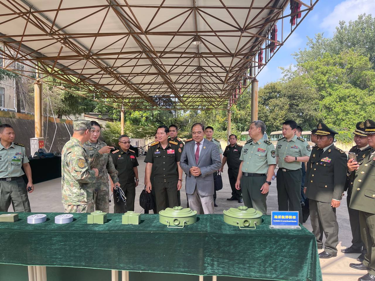 កម្ពុជាស្នើចិនឱ្យបន្តជួយគាំទ្របន្តការបណ្តុះបណ្តាលធនធានមនុស្សលើការបោសសម្អាតមីនមនុស្សធម៌នៅកម្ពុជា
