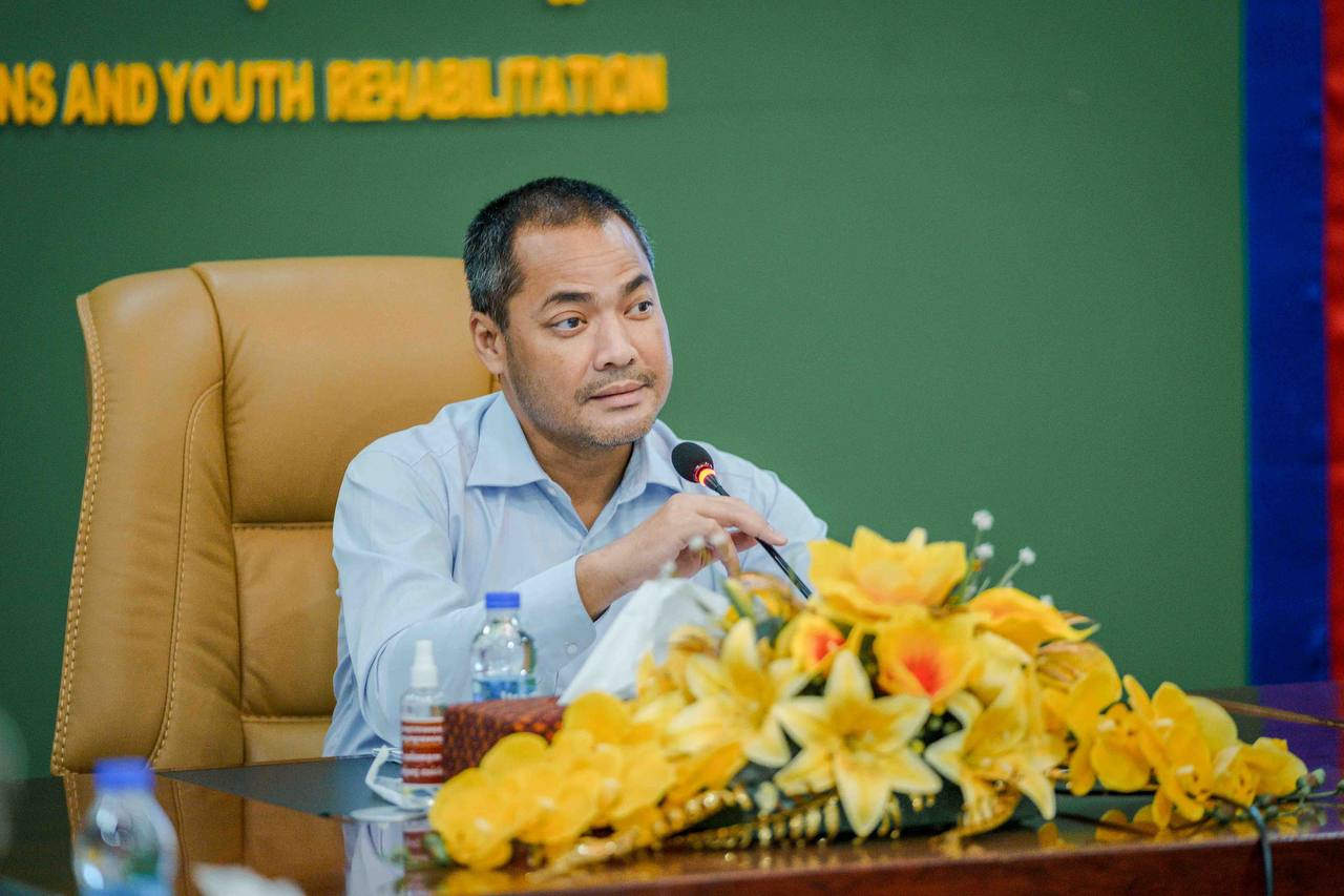 រដ្ឋមន្ត្រីក្រសួងសង្គមកិច្ច ដឹកនាំកិច្ចប្រជុំការធ្វើបទបង្ហាញពីរចនាសម្ព័ន្ធ និងតួនាទីរបស់អគ្គនាយករដ្ឋបាលនិងហិរញ្ញវត្ថុ