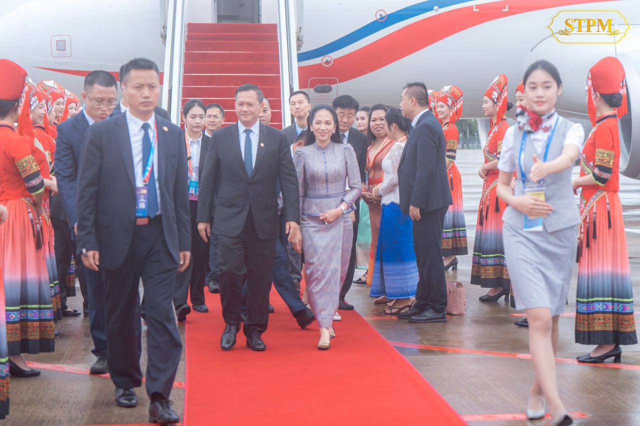 សម្តេចធិបតី និងលោកជំទាវ ព្រមទាំងគណៈប្រតិភូរាជរដ្ឋាភិបាលកម្ពុជា