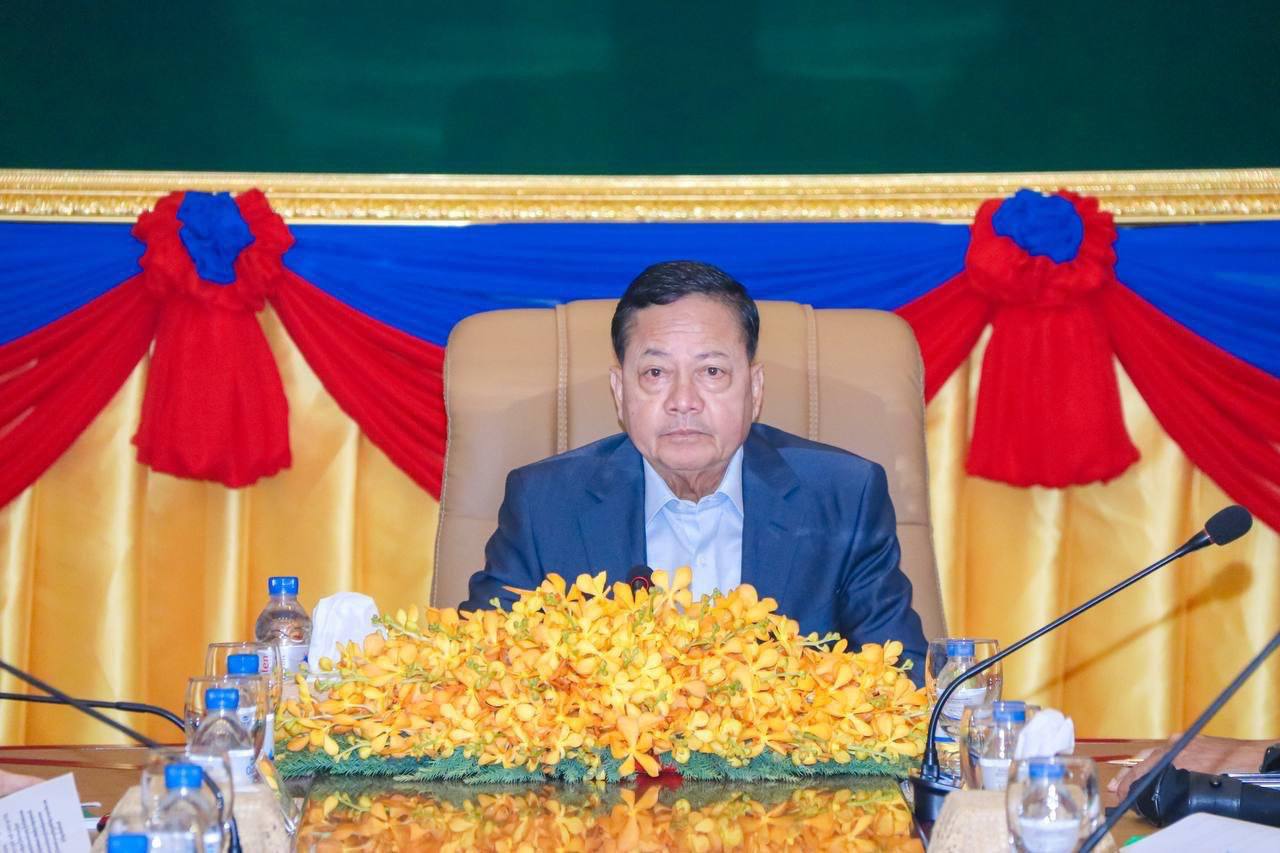 ឧបនាយករដ្ឋមន្ដ្រី នេត សាវឿន ដឹកនាំកិច្ចប្រជុំគណៈកម្មការចំពោះកិច្ចត្រួតពិនិត្យ និងដោះស្រាយបញ្ហាដំណើរចេញចូលរបស់ពលករខ្មែរតាមព្រំដែនកម្ពុជា