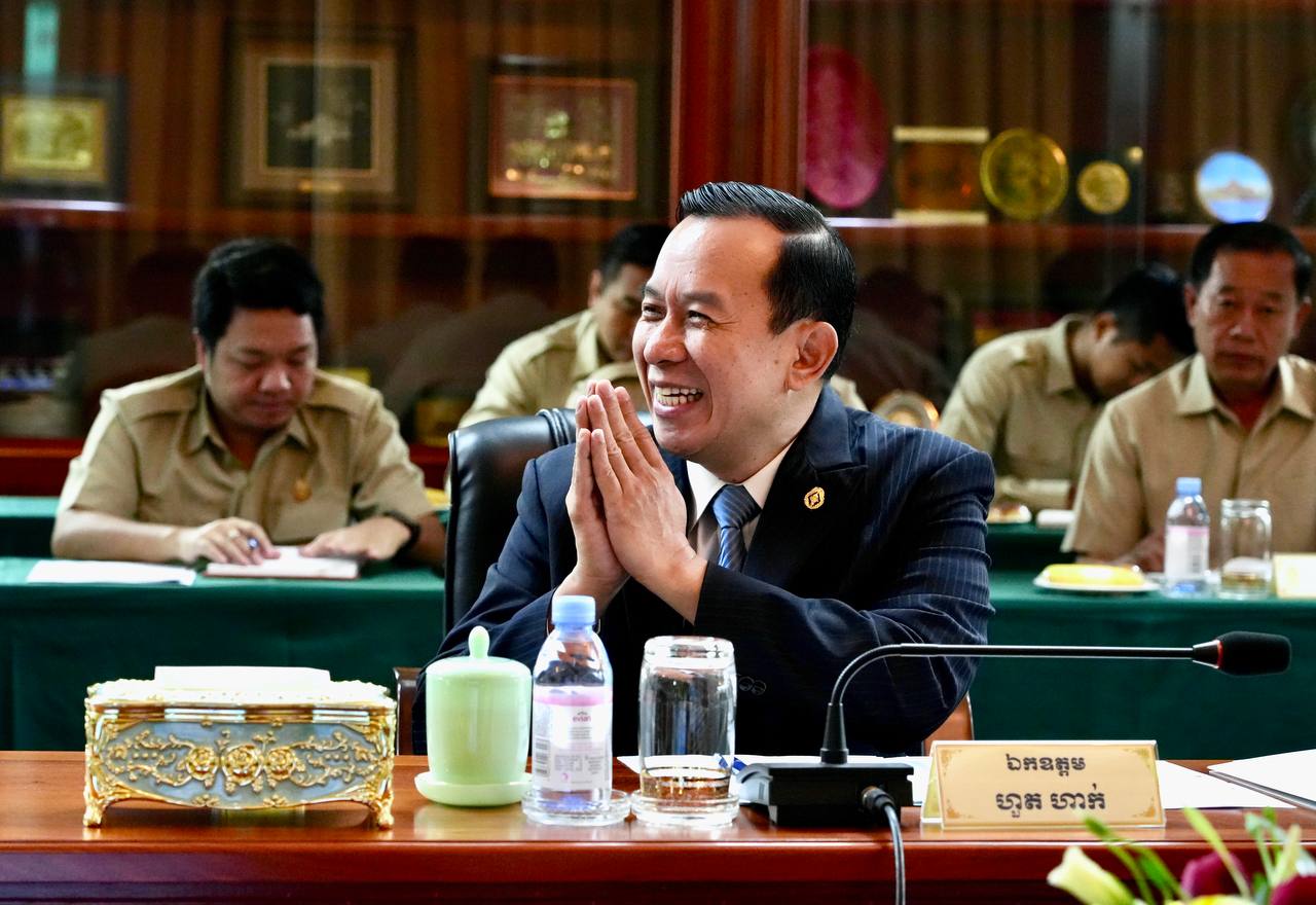 ឯកឧត្តម ហួត ហាក់ បានអញ្ចើញដឹកនាំក្រុមការងារក្រសួង តំណាងរាជរដ្ឋាភិបាល ចូលការពារសេចក្ដីព្រាងច្បាប់ ស្តីពីការបង្កើតក្រសួងអធិការកិច្ច