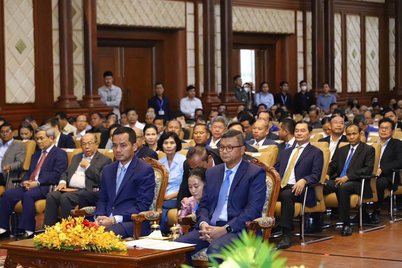 រាជរដ្ឋាភិបាលដាក់ឲ្យអនុវត្តការផ្ទេរមុខងារវិស័យអប់រំ ទៅឱ្យរដ្ឋបាលក្រុង-ស្រុក-ខណ្ឌ