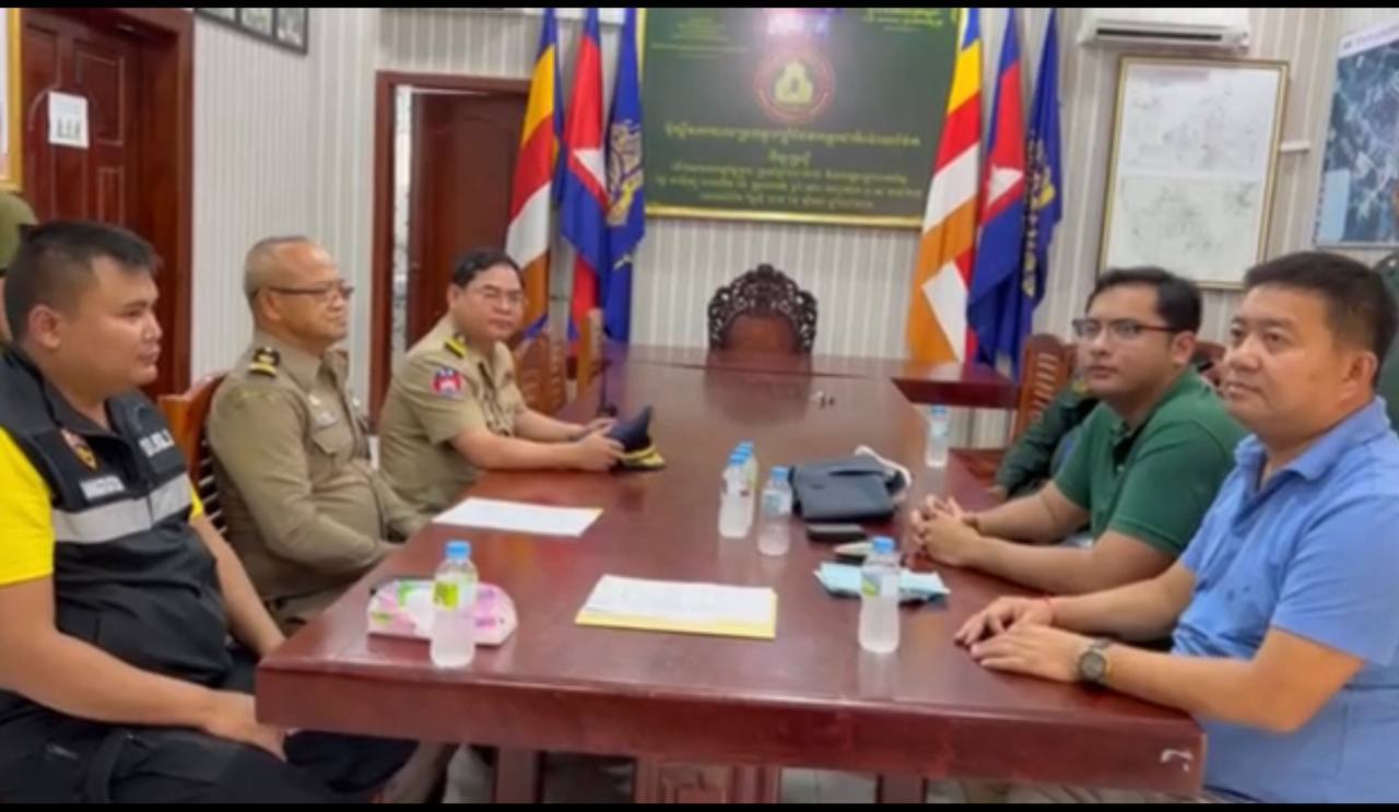 កម្លាំងជំនាញព្រហ្មទណ្ឌស្នងការដ្ឋាននគរបាលរាជធានីភ្នំពេញ សហការជាមួយនគរបាលជាតិថៃបង្រ្កាបចាប់ខ្លួនពិរុទ្ធជនម្នាក់ដែលបានបាញ់សម្លាប់ជាងកាត់សក់នៅខណ្ឌទួលគោកកាលពី ៣ឆ្នាំមុន