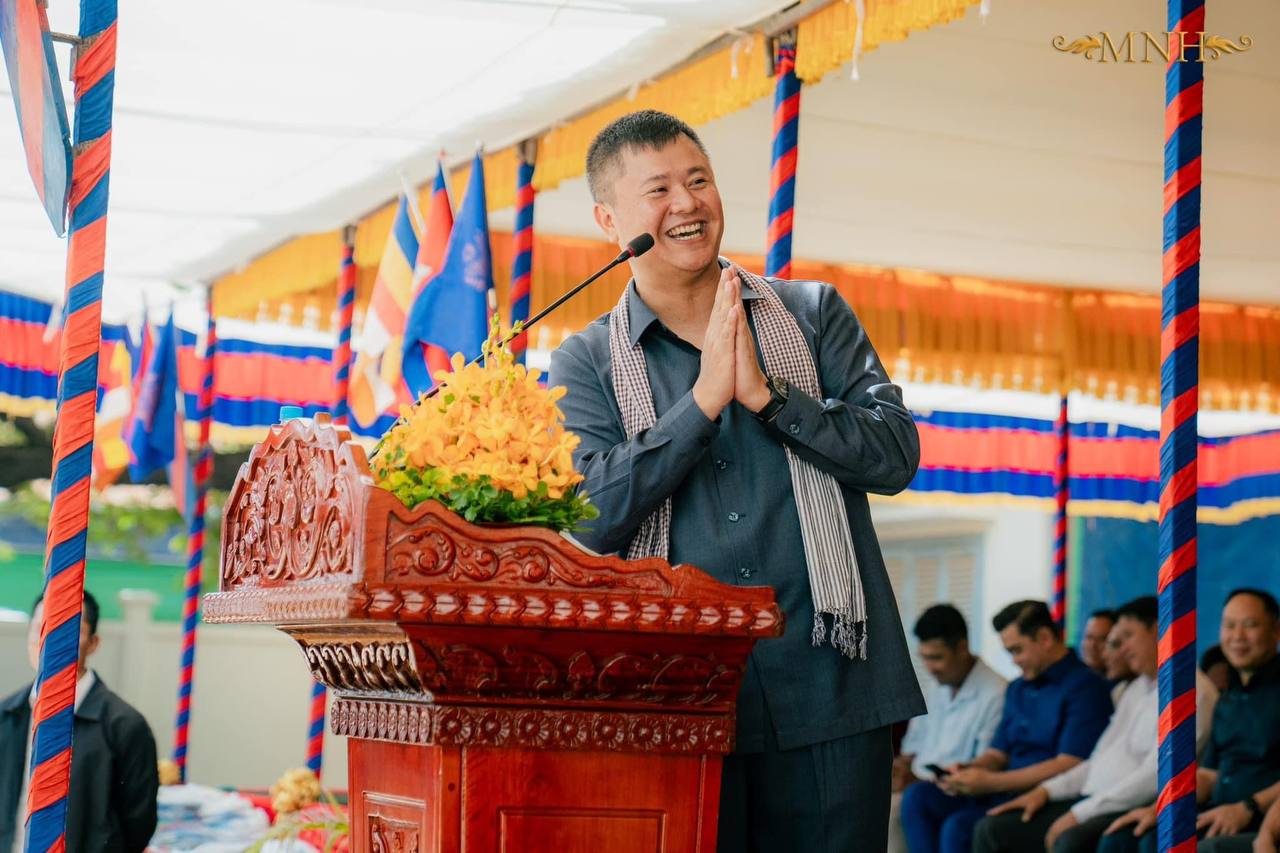 លោក ហ៊ុន ម៉ានិត ៖ លោកគ្រូ អ្នកគ្រូ គឺជាបណ្ណាល័យចំណេះដឹងដែលត្រូវបង្កើនសមត្ថភាពទាំងចំណេះដឹង និងចំណេះធ្វើ