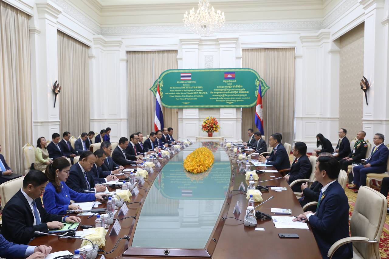 នាយករដ្ឋមន្ត្រីកម្ពុជា-ថៃ ណែនាំឱ្យក្រសួង-ស្ថាប័នពាក់ព័ន្ធ បន្តពិភាក្សា និងសហការគ្នា ដើម្បីឱ្យកិច្ចសហប្រតិបត្តិការប្រទេសទាំងពីរ ទទួលបានផ្លែផ្កា សម្រាប់ជាឧត្តមប្រយោជន៍ទាំងសងខាង