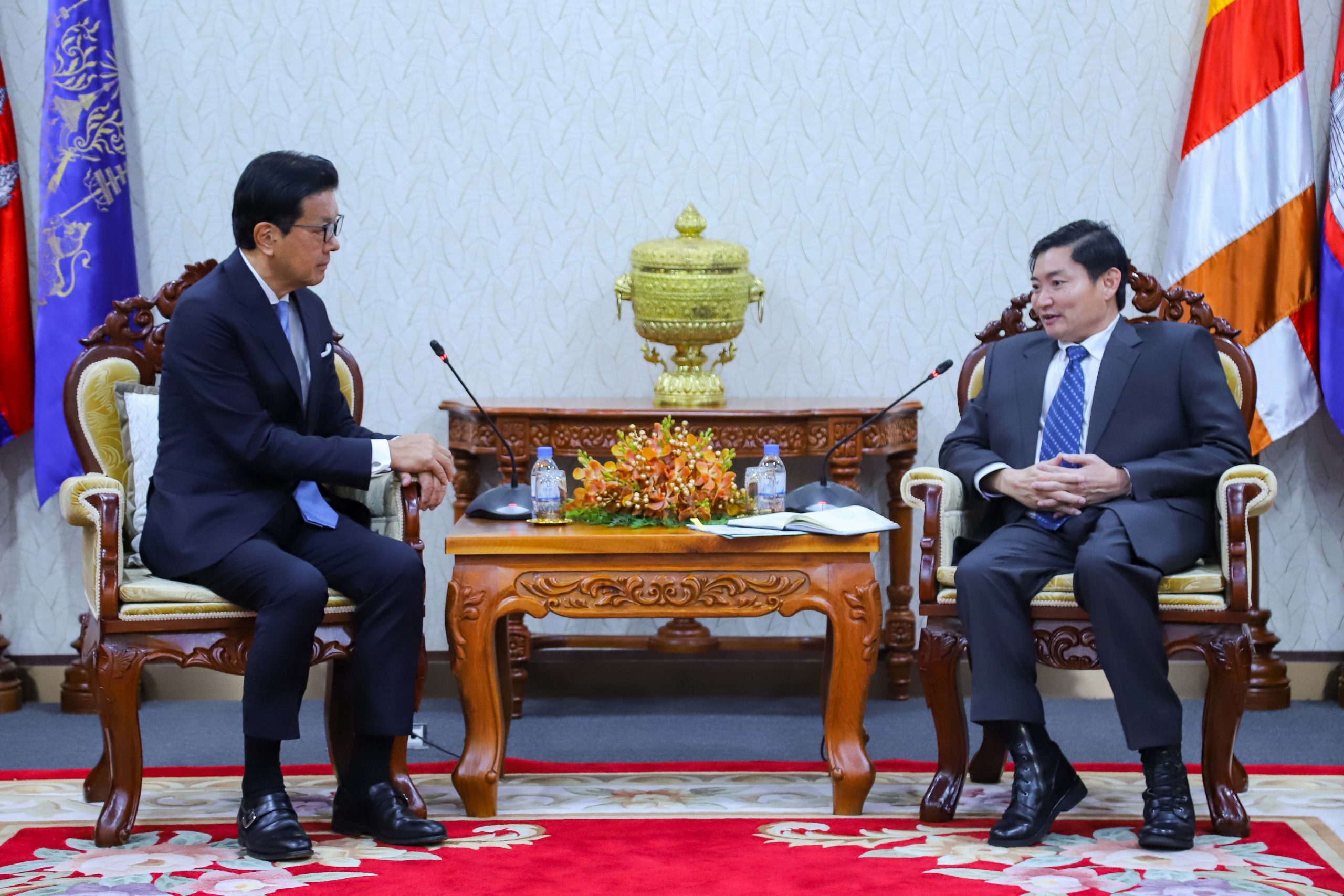 រដ្ឋមន្ត្រីការងារស្នើក្រុមហ៊ុនមីនីបៀរបស់ជប៉ុនបង្កើនការបណ្ដុះបណ្ដាលកូនជាង ដើម្បីពង្រឹងសមត្ថភាពជំនាញឱ្យកាន់តែប្រសើរ
